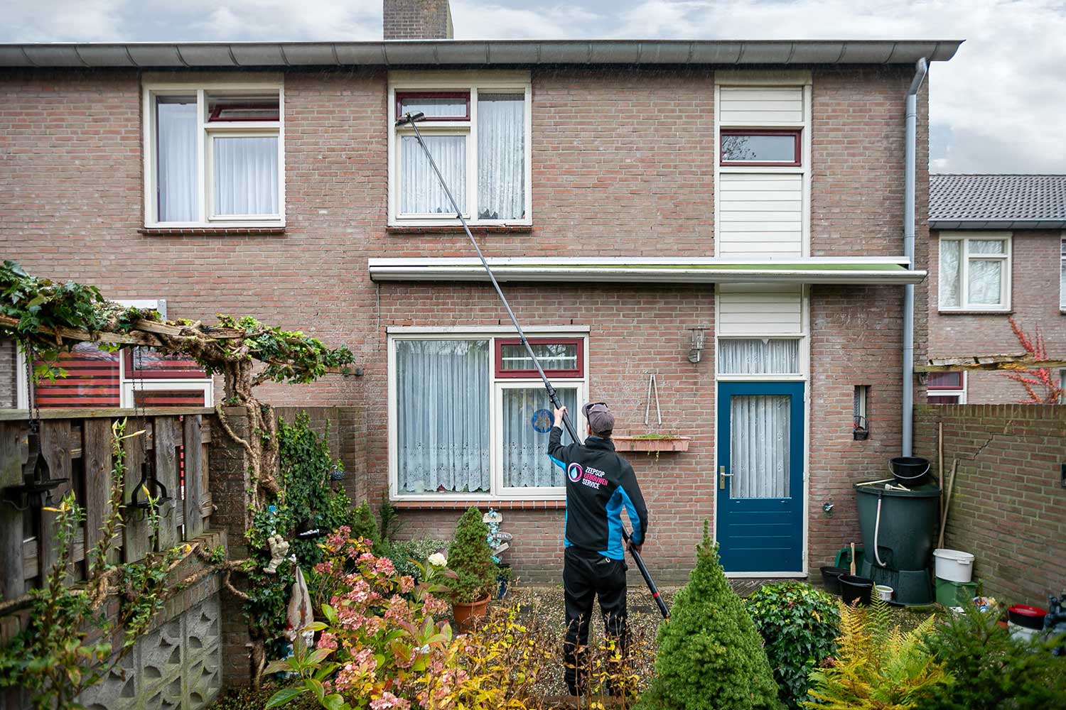 Glasbewassen zeepsop gebouwenservice